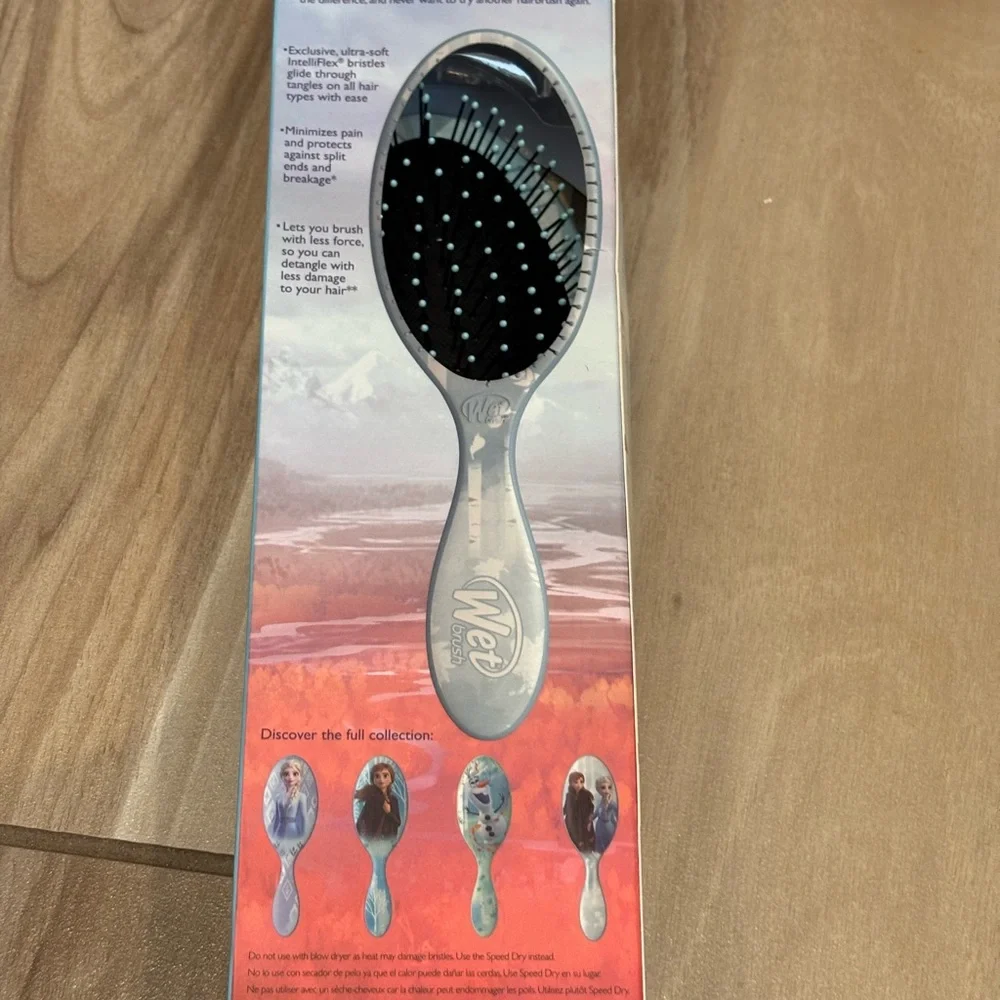 NIB Disney Frozen Wet Brush Duo with Olaf, Anna and Elsa